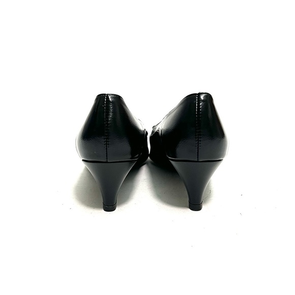 Vintage 1960s black suede leather accent cutout bow kitten heels - Picture 7 of 8
